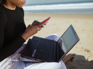 El 72 % de los trabajadores espa&ntilde;oles no desconecta fuera del horario laboral 