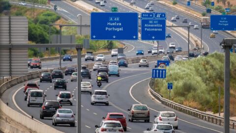 Imagen de archivo de una carretera española en una situación de tráfico Imagen de archivo de una carretera española en una situación de tráfico