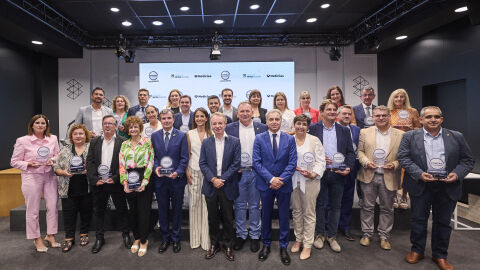 Fundación Mutua Madrileña y Antena 3 Noticias distinguen a 30 municipios por sus iniciativas para combatir la violencia de género Fundación Mutua Madrileña y Antena 3 Noticias distinguen a 30 municipios por sus iniciativas para combatir la violencia de género