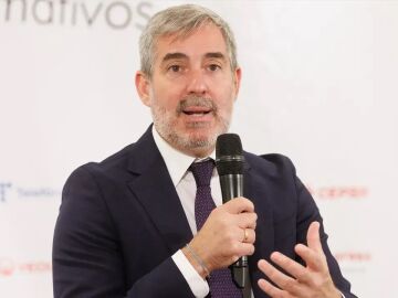 Fernando Clavijo, presidente de Canarias, con Carlos Alsina en ‘Más de uno’: “Las aulas no tienen la infraestructura para hacer frente a estos episodios de calor”