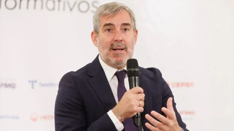 Fernando Clavijo, presidente de Canarias, con Carlos Alsina en ‘Más de uno’: “Las aulas no tienen la infraestructura para hacer frente a estos episodios de calor”