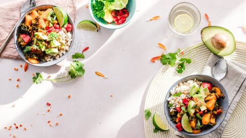Alimentación saludable y equilibrada Alimentación saludable y equilibrada