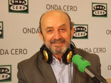 Fallece Lorenzo Díaz, histórico colaborador de Onda Cero y divulgador de la historia de la Radio en España