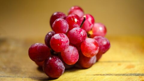 Descubren que las uvas rojas tienen una mayor concentraci&oacute;n de una mol&eacute;cula que podr&iacute;a prevenir las c&eacute;lulas cancer&iacute;genas