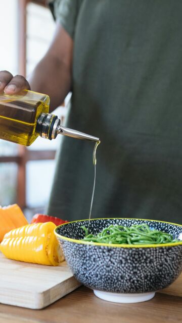 Seguir una dieta mediterránea enriquecida con aceite de oliva virgen puede ayudar a reducir de manera notable los síntomas de la depresión