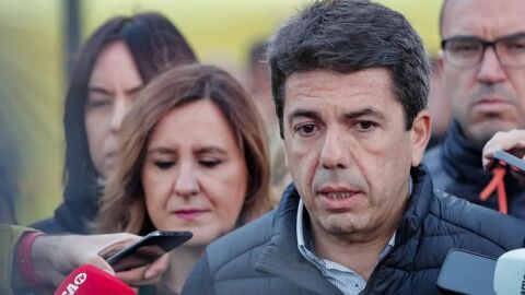 Carlos Mazón, presidente de la Generalitat Valenciana, con Carlos Alsina en ‘Más de uno’: “La espera es agónica. Hasta que no haya seguridad, no pueden entrar los bomberos”