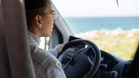 En 2022, el 45% de los nuevos conductores fueron mujeres