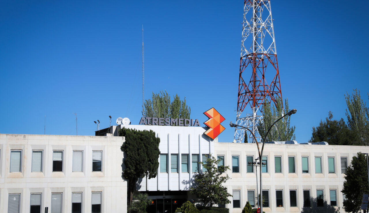Antena 3 arrasa con récord de temporada y suma 30 meses como la TV líder. Atresmedia TV lidera con máximo y laSexta se impone por 34 mes consecutivo