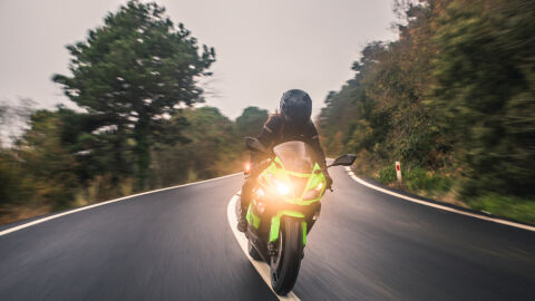 Motorista, imagen de archivo