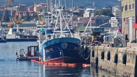 Palangrero 'Siempre Perla' tras ser estabilizado en el puerto de Vigo EUROPA PRESS 17/09/2024