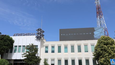 Onda Cero, a través de su iniciativa LUZ VERDE, se suma a ‘La Hora del Planeta’ con el apagado de la fachada de la sede de ATRESMEDIA