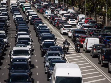 La DGT pide evitar circular si no es necesario tras el apag&oacute;n y extremar la precauci&oacute;n en carretera