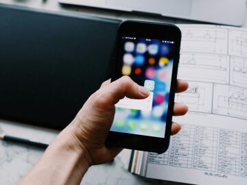 La DGT lanza &ldquo;Mar&iacute;a&rdquo;, asistente virtual con IA para facilitar tr&aacute;mites de tr&aacute;fico