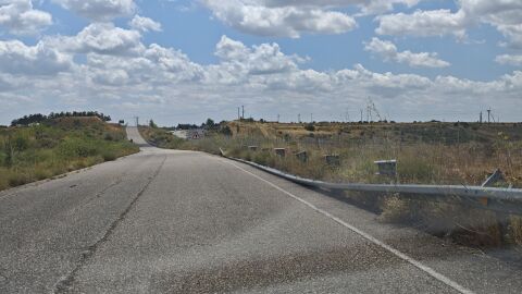 Carretera LE-5521 en mal estado Carretera LE-5521 en mal estado