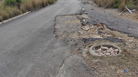 Calzada en estado intransitable en Torrent (Valencia)