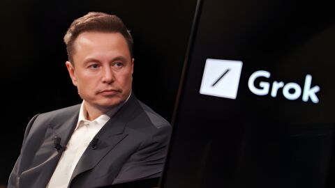 Un retrato que muestra a Elon Musk junto con el logotipo de Grok