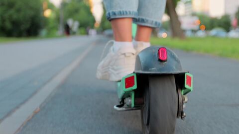 El Gobierno activa el registro obligatorio de patinetes para poder contratar su seguro El Gobierno activa el registro obligatorio de patinetes para poder contratar su seguro