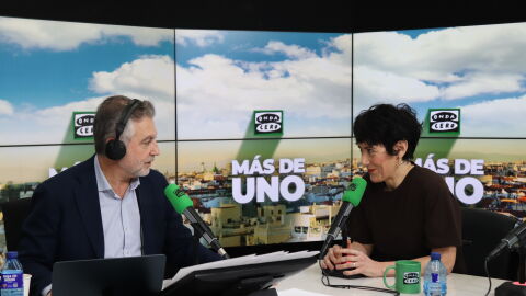 Carlos Alsina entrevista a Elma Saiz en M&aacute;s de uno