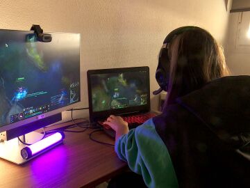 J&oacute;venes y videojuegos