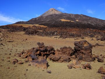 El Teide entra en una fase nueva: los cient&iacute;ficos advierten de una actividad s&iacute;smica sin precedentes recientes en la isla