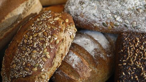 Ni adelgazan "por s&iacute; solos" ni son siempre mejores; los consejos definitivos para consumir alimentos integrales con sentido com&uacute;n