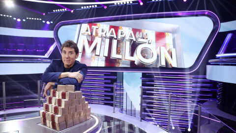 Antena 3 estrena ma&ntilde;ana un nuevo programa de &lsquo;Atrapa un mill&oacute;n&rsquo;, con Manel Fuentes, programa l&iacute;der y lo m&aacute;s visto de la noche de los s&aacute;bados