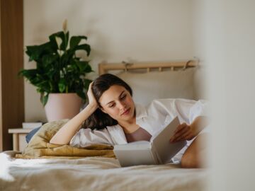  Leer para entender: c&oacute;mo la saturaci&oacute;n informativa nos est&aacute; robando la lectura profunda