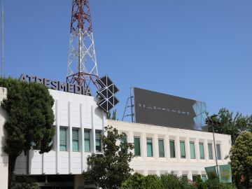 Antena 3 crece, lidera abril y ampl&iacute;a la ventaja con sus competidores. laSexta lidera sobre su rival directo y Atresmedia reina entre grupos por 36&ordm; mes 