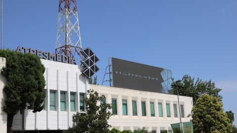 Antena 3 crece, lidera abril y ampl&iacute;a la ventaja con sus competidores. laSexta lidera sobre su rival directo y Atresmedia reina entre grupos por 36&ordm; mes 