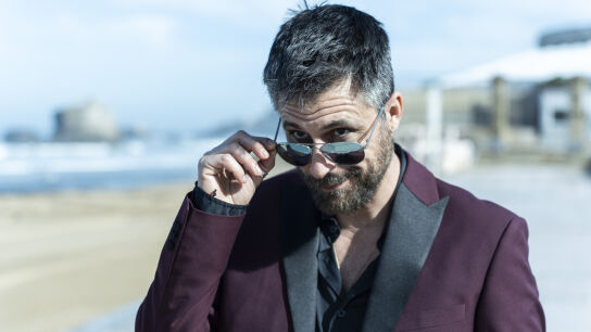 Atresmedia Cine presenta el tr&aacute;iler de &lsquo;Cada d&iacute;a nace un listo&rsquo;, la nueva comedia negra y de acci&oacute;n de Arantxa Echevarr&iacute;a