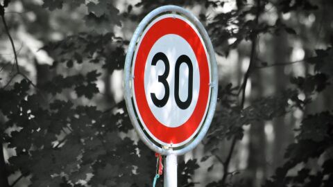 El l&iacute;mite de 30 km/h cumple tres a&ntilde;os como herramienta clave para reducir atropellos y salvar vidas