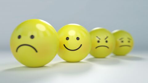 La ciencia revela por qu&eacute; algunas personas priorizan lo positivo y otras lo negativo al tomar decisiones