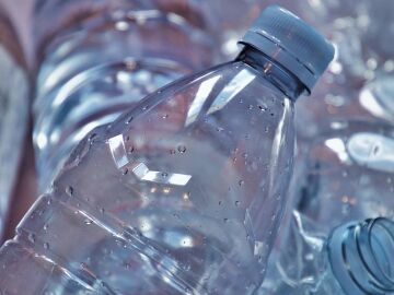 El pl&aacute;stico ya representa el 42% de la basura abandonada en la naturaleza espa&ntilde;ola