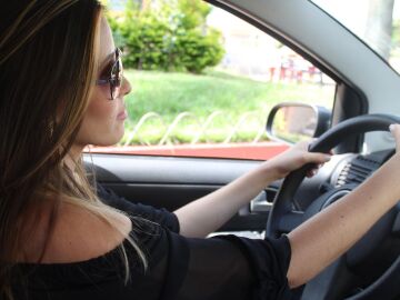 “Ve, vuelve y vive” la nueva campaña lanzada por Stop Accidentes que nos conciencia sobre la importancia de cumplir las normas de seguridad vial “Ve, vuelve y vive” la nueva campaña lanzada por Stop Accidentes que nos conciencia sobre la importancia de cumplir las normas de seguridad vial