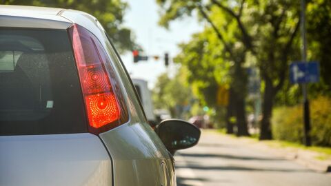 Accidentes y retenciones complican la circulaci&oacute;n en carretera al inicio de la operaci&oacute;n salida del verano