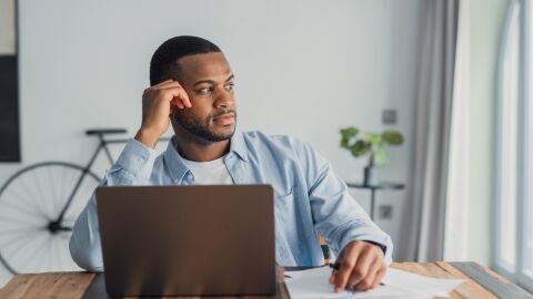 El síndrome del impostor de la IA: por qué delegar la creatividad nos vuelve más inseguros El síndrome del impostor de la IA: por qué delegar la creatividad nos vuelve más inseguros