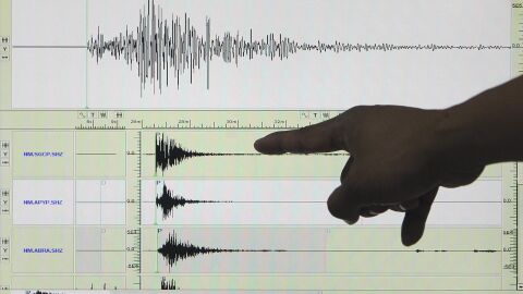 Granada registra una veintena de réplicas tras el terremoto de magnitud 5 de Alhendín Granada registra una veintena de réplicas tras el terremoto de magnitud 5 de Alhendín