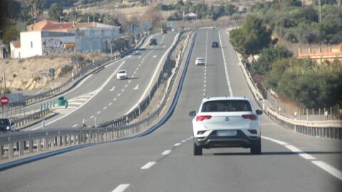 Más de 69.000 conductores denunciados en una semana por no respetar los límites de velocidad Más de 69.000 conductores denunciados en una semana por no respetar los límites de velocidad