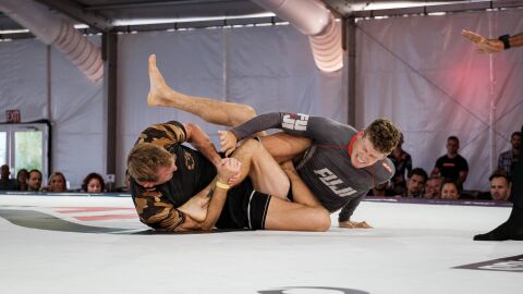 Muay thai, MMA y tatami: por qué los deportes de contacto disparan el riesgo de tiña en verano Deporte MMA