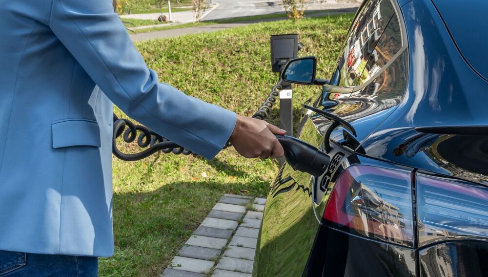 El coche eléctrico gana terreno en Europa mientras gasolina y diésel aceleran su caída El coche eléctrico gana terreno en Europa mientras gasolina y diésel aceleran su caída