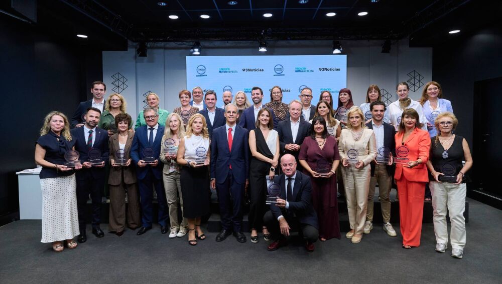 Fundación Mutua Madrileña y Antena 3 Noticias reconocen a 35 ayuntamientos por sus proyectos frente a la violencia de género Fundación Mutua Madrileña y Antena 3 Noticias reconocen a 35 ayuntamientos por sus proyectos frente a la violencia de género
