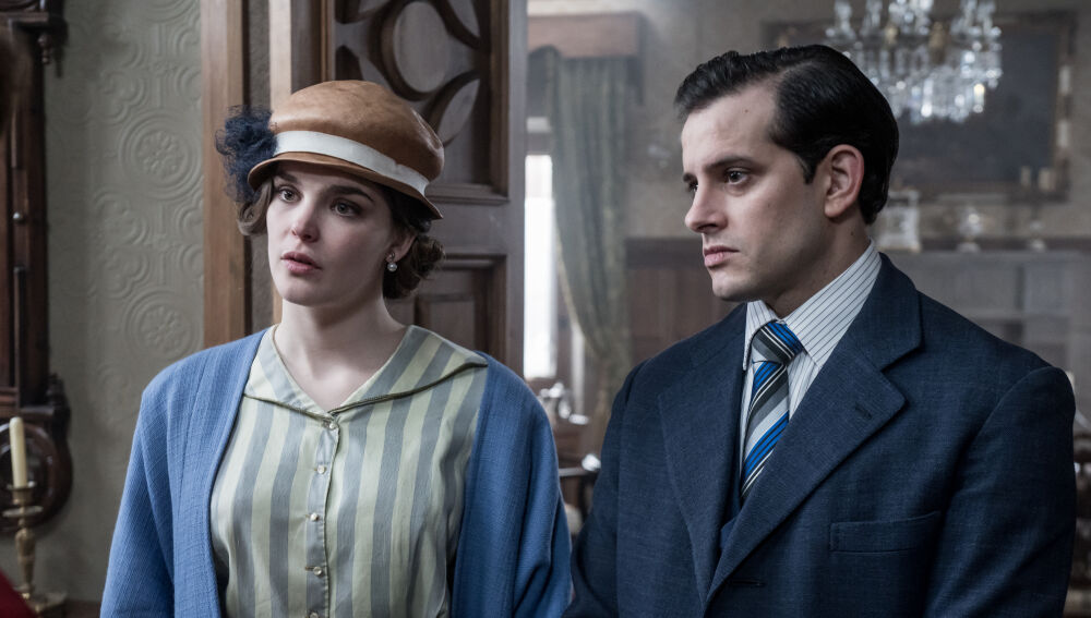 Antena 3 estrena mañana jueves el sexto capítulo de ‘Las hijas de la criada’: Jaime y Clara anuncian su boda y Catalina exige a su padre que cuente la verdad Antena 3 estrena mañana jueves el sexto capítulo de ‘Las hijas de la criada’: Jaime y Clara anuncian su boda y Catalina exige a su padre que cuente la verdad